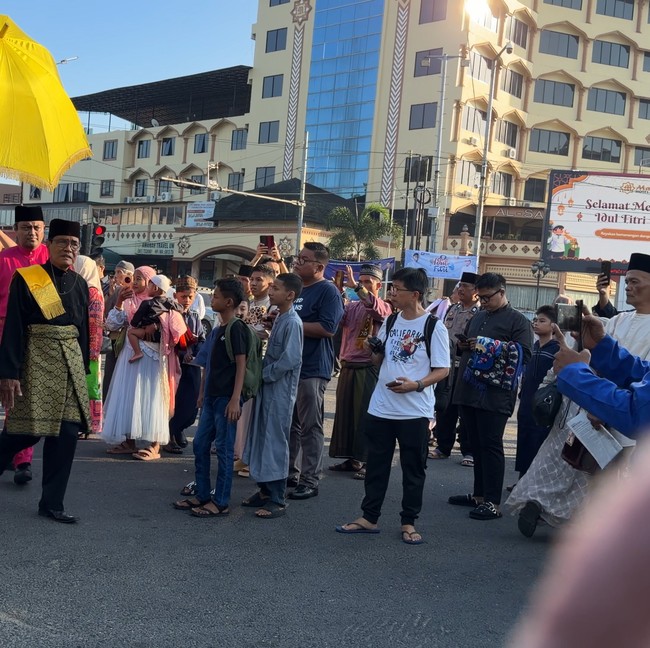 Ribuan Jemaah Salat Idul Fitri 1447 H Bersama Sultan Deli XIV