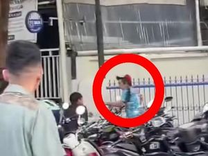 Jukir Liar di Makassar Diamuk Jemaah Salat Id gegara Tarif Parkir