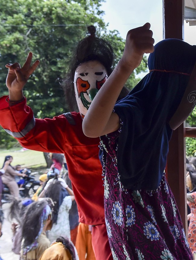 Topeng Labu Warnai Tradisi Unik Idul Fitri di Muaro Jambi