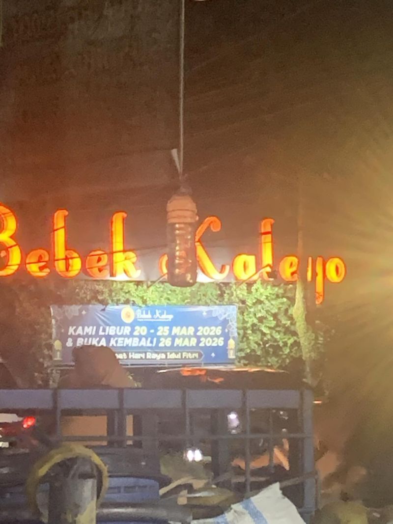 Tutup Saat Lebaran, Restoran Bebek Goreng Ini Dipuji karena Utamakan Karyawan.