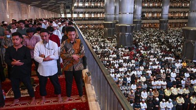 Istiqlal Dipadati Jamaah, Salat Id Berlangsung Khidmat