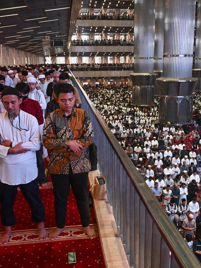 Istiqlal Dipadati Jamaah, Salat Id Berlangsung Khidmat
