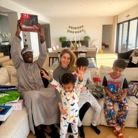 Dalam foto, bintang Ligue 1 AS Monaco itu mengucapkan ‘Eid Mubarak, Taqabbal Allahu minna wa minkum’ selagi berpose dengan Zulay dan ketiga anak di rumah keluarga kediaman mereka. Foto: Instagram @zulaypogba