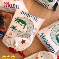 Dalam Insta Story, Zulay juga membagikan pouch bernuansa Lebaran dengan tulisan nama masing-masing anggota keluarga. Foto: Instagram @zulaypogba