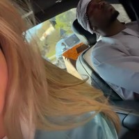 “Selamat Idul Fitri untuk semua saudara dan saudariku ✨ Ramadan akan segera berakhir, jangan biarkan hubungan yang kalian bangun bulan ini dengan Allah memudar 🥺 Tetaplah teguh dalam doa dan iman kalian. Semoga dunia damai dan stabil 🤲.” kata Zulay. Foto: Instagram @zulaypogba