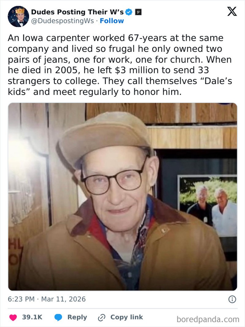 Katanya dunia ini adalah tempat yang keras. Namun, dengan kebaikan antar manusia, semuanya jadi terasa lebih hangat dan berwarna. Tetap berbuat baik, ya.