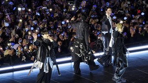 Track jadul tapi ikonik BTS seperti Butter, MIC Drop, Dynamite, dan Mikrokosmos juga dibawakan. (Foto: Getty Images/Pool)