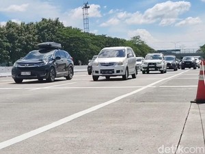 H+1 Lebaran Tol Cipali Meriah, Ribuan Kendaraan Melintas per Jam