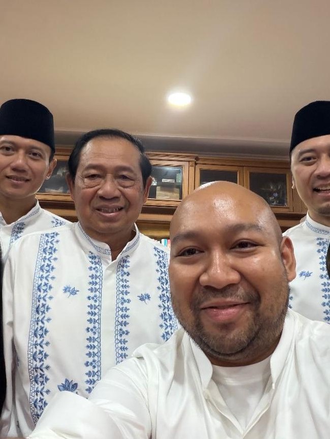 Selfie Didit Prabowo Bareng Gibran, AHY hingga Anies Saat Lebaran