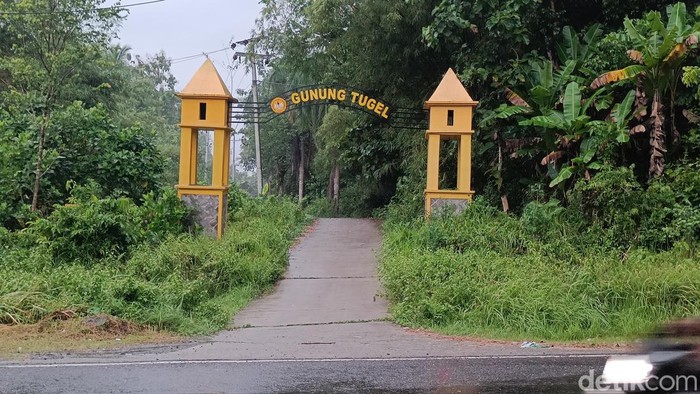 Suasana sebutan Kampung Mati Gunung Tugel, Desa Kedungrandu, Kecamatan Patikraja, Kabupaten Banyumas, Senin (9/3/2026).