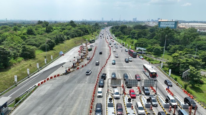 Lalu lintas kendaraan di Tol Sumo selama libur Lebaran 2026.