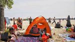 Libur Lebaran, Pantai Ancol Dipadati Wisatawan