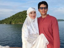 Video: Lebaran di Raja Ampat, Luna Maya-Cinta Laura Salat Id di Kapal Pinisi