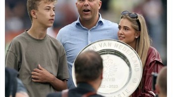 Kasihan keluarganya kalau sampe Arne Slot dipecat. Foto: X.com