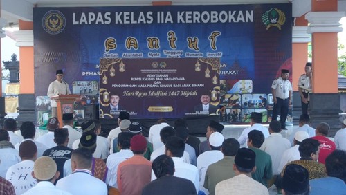 Penyerahan remisi Idul Fitri bagi warga binaan beragama Islam di Lapas Kerobokan, Bali, Sabtu (21/3/2026). (Foto: Dok. Istimewa)