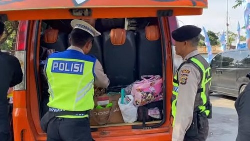 Polisi memperketat pintu masuk Bali saat arus balik
