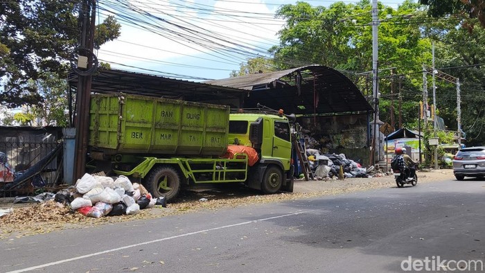 Sampah di Bandung usai lebaran