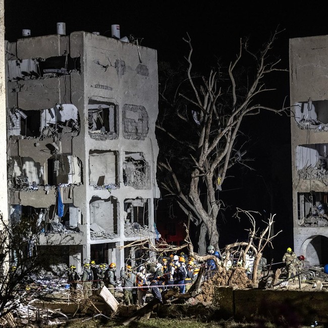 Serangan Rudal Iran Hantam Kota Arad, 88 Orang Terluka