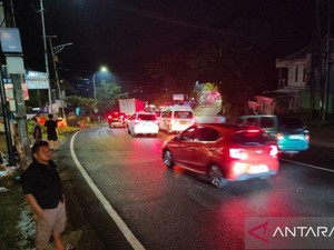 Lalin Jalur Nagreg Padat Malam Ini, Arus Mudik Lokal dan Wisata Bercampur