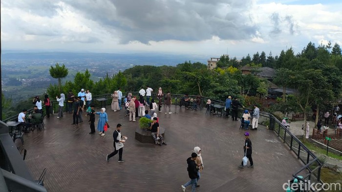 Suasana Arunika Kuningan saat libur Lebaran 2026, Minggu (22/3/2026).