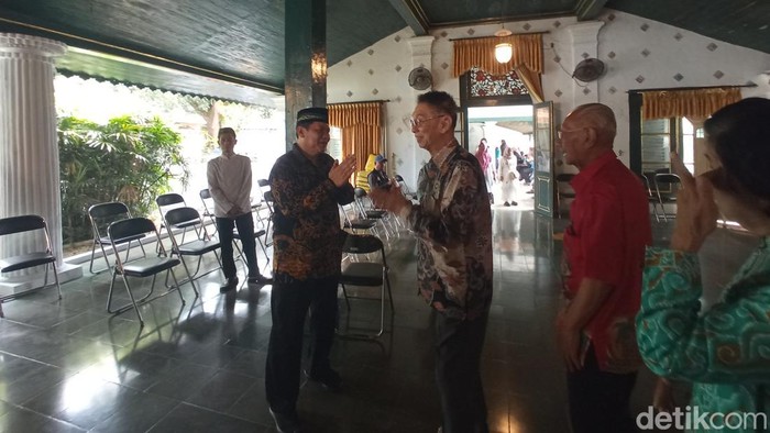 Suasana open house Lebaran di Keraton Kasepuhan Cirebon