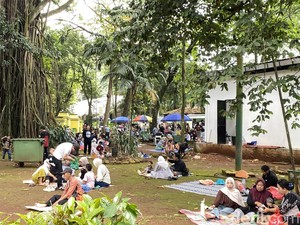 Hari Kedua Lebaran, 67 Ribu Warga Padati Ragunan Sore Ini