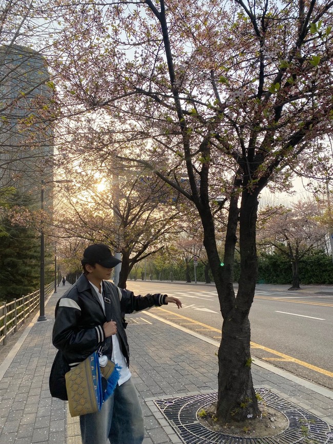 Pemilik nama lengkap Muhammad Rifki Fahri Zayyan itu sebelumnya juga pernah membagikan potret OOTD usai sholat Ied pada 2024. Foto: dok. X