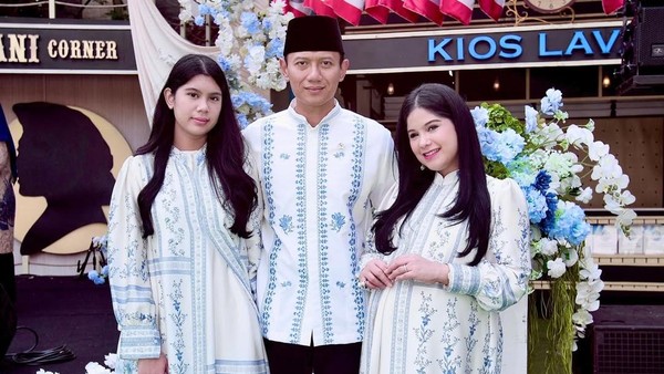 7 Gaya Annisa Yudhoyono Pamer Baby Bump Pakai Gamis di Momen Lebaran