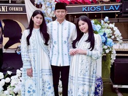 7 Gaya Annisa Yudhoyono Pamer Baby Bump Pakai Gamis di Momen Lebaran