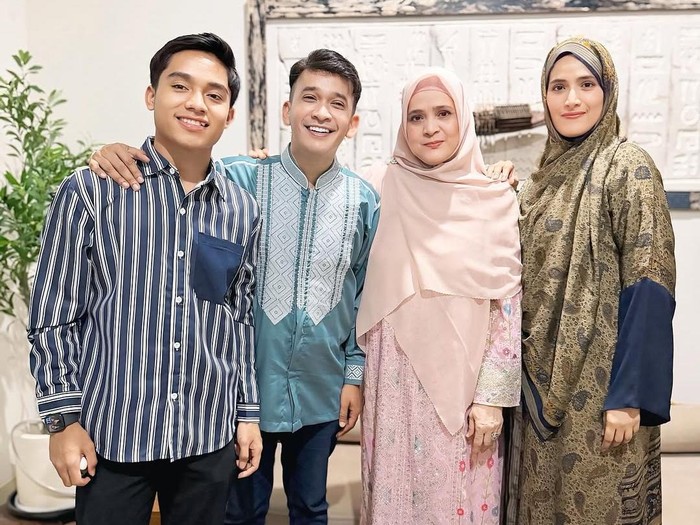 Betrand Peto ikut Lebaran bareng Ruben Onsu.