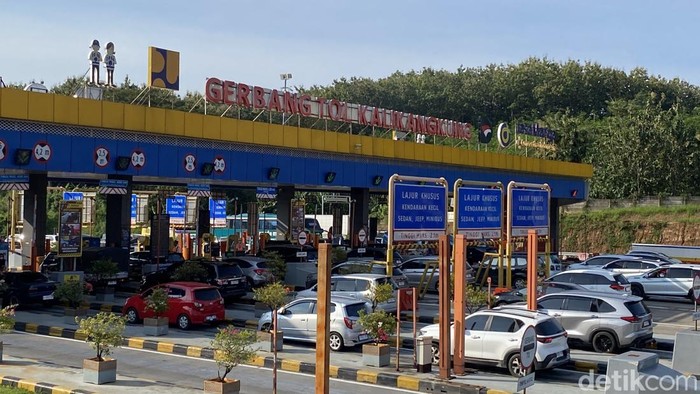 One way untuk arus balik dihentikan dari Km 263 Gerbang Tol Kalikangkung sampai Km 70 Gerbang Tol Cikampek Utama.