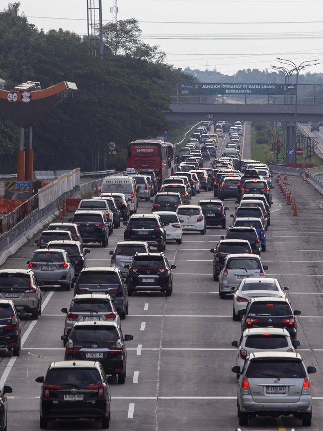 Arus Balik Lebaran, Tol Cipali Mulai Dipadati Kendaraan