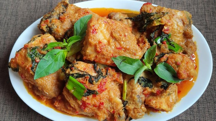 Ayam rica-rica kemangi