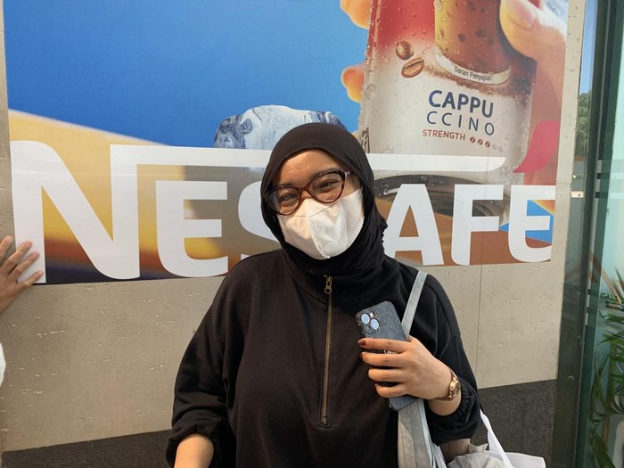 Dewi, pemudik yang kembali ke Jakarta di H+2 Lebaran (Mulia/detikcom)