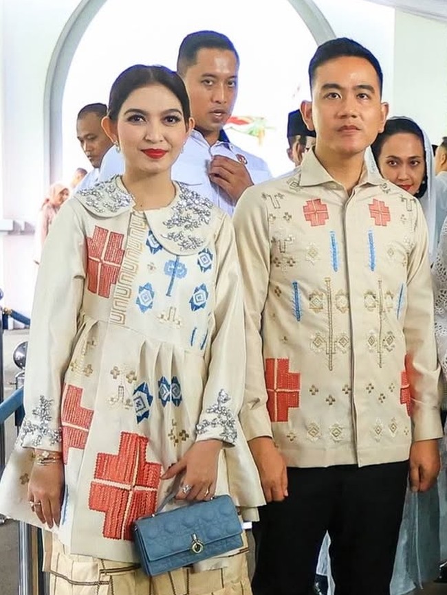 Gaya 2 Menantu Jokowi di Open House Lebaran Prabowo, Curi Perhatian!