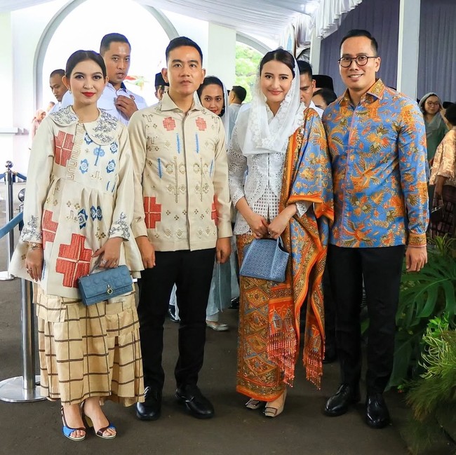 Gibran dan Selvi Ananda pun bertemu dengan Wakil Menteri Perdagangan RI Dyah Roro Esti yang juga menghadiri open house Lebaran Presiden Prabowo. Foto: Dok. Instagram setwapres.ri, Erina Gudono, Dyah Roro Esti