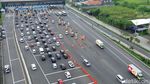 Gerbang Tol Kejapanan Mulai Dipadati Kendaraan