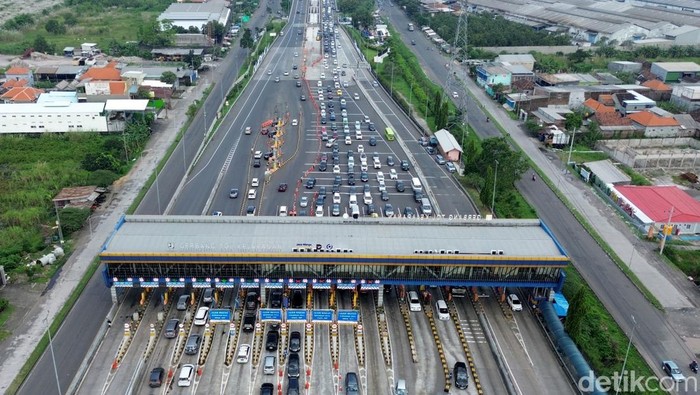 Gerbang Tol Kejapanan Utama mulai dipadati kendaraan
