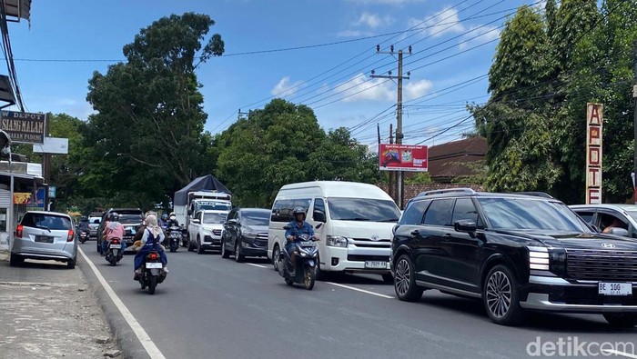 Jalur Menuju Kota Batu Via Karangploso Padat Merayap