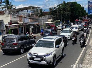 Jalur Menuju Kota Batu Mulai Padat Merayap
