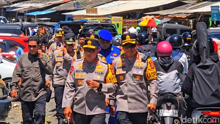 Kapolda Jabar Irjen Rudi Setiawan saat memantau wisata Karang Hawu