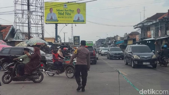 Kemacetan di Jalan Raya Blega Bangkalan