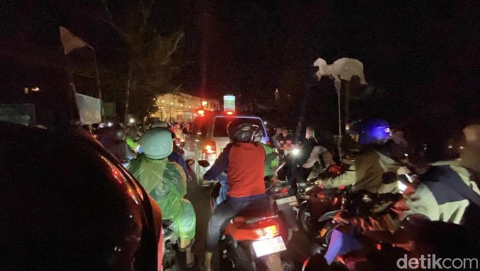 Kemacetan di Simpang Ratu, Kabupaten Sukabumi