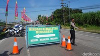 Kendaraan dari arah Exit Tol Bandar Kedungmulyo dialihkan menuju Simpang 3 Jatipelem ke arah Kunjang, Pelemahan, Simpang 4 Papar, lalu ke arah Kediri. Sedangkan, kendaraan dari arah Kediri dan Nganjuk masih bisa melalui jalur arteri Bandar Kedungmulyo.