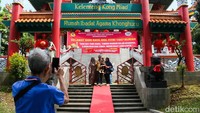Beragam atraksi budaya, pertunjukan seni, serta bazar kuliner disajikan untuk menarik minat pengunjung.
