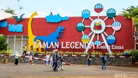 Spot ikonik seperti Anjungan Budaya, Wisata Keong Mas dan Taman Burung juga turut diserbu pengunjung.