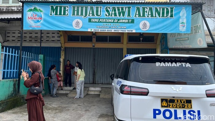 Lokasi ruko saat evakuasi IRT di Jambi yang diancam suami