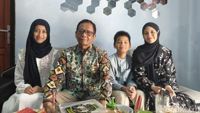 Mahfud MD saat Lebaran di Pamekasan