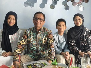 Mahfud Md Mudik ke Pamekasan, Ini 5 Momen Penuh Makna