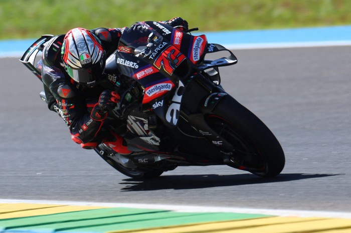 MotoGP - Brazil Grand Prix - Autodromo Internacional Ayrton Senna, Goiania, Brazil - March 22, 2026 Aprilia Racings Marco Bezzecchi in action during the race REUTERS/Adriano Machado
